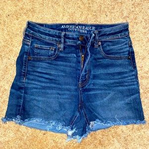 Size 4 American eagle shorts